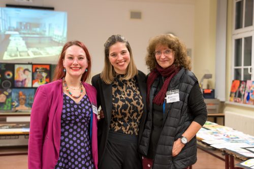 Kunstlehrerinnen Frau Graf, Hadlich und Fiedler