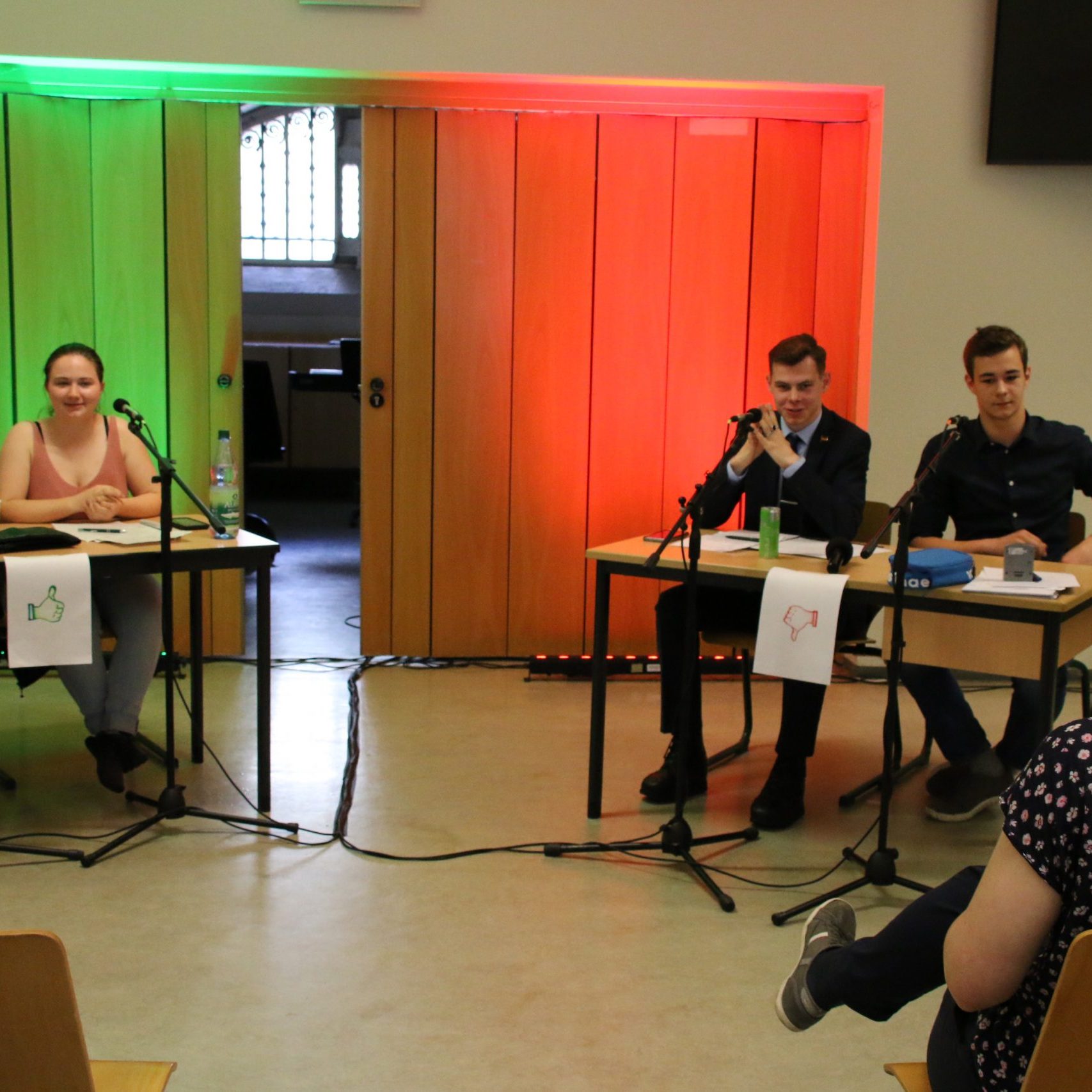 Schüler beim Debate zum Schulfest 2024